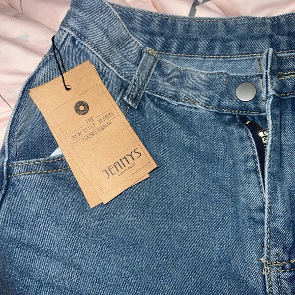 NWT Heart embroidered jeans - Picture 4 of 4